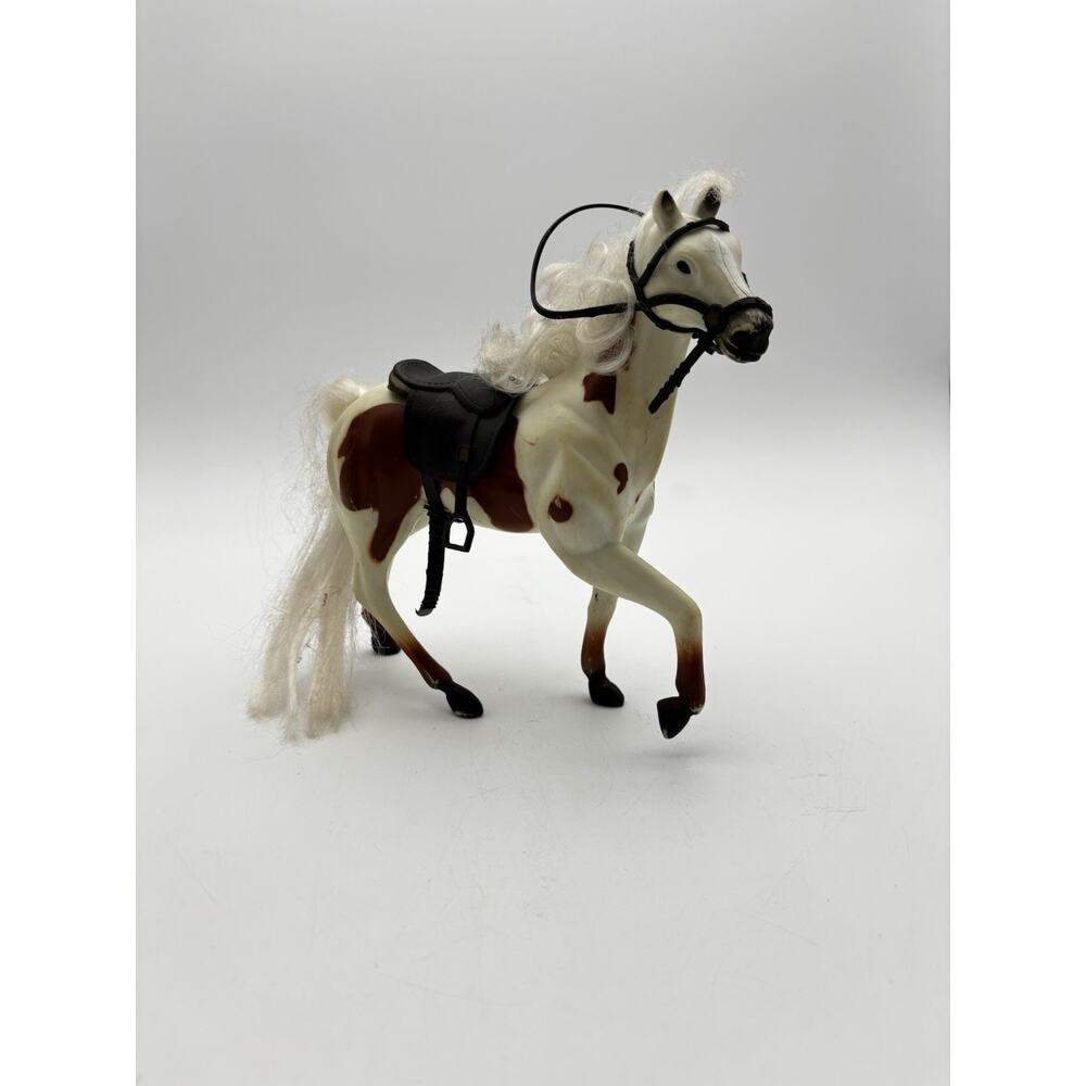 1993 Kid Kore Plastic Toy Horse With Saddle & Bridle Brown & White Pinto Pony